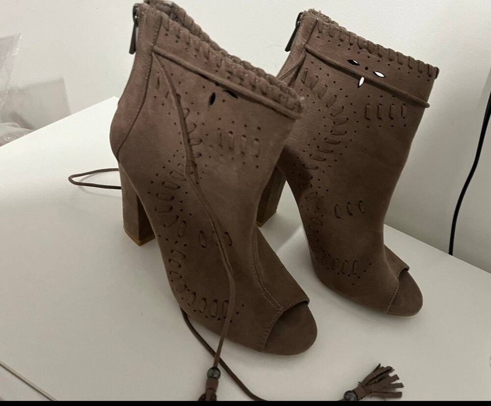 Forever 21 (Bamboo) Booties *7 1/2*